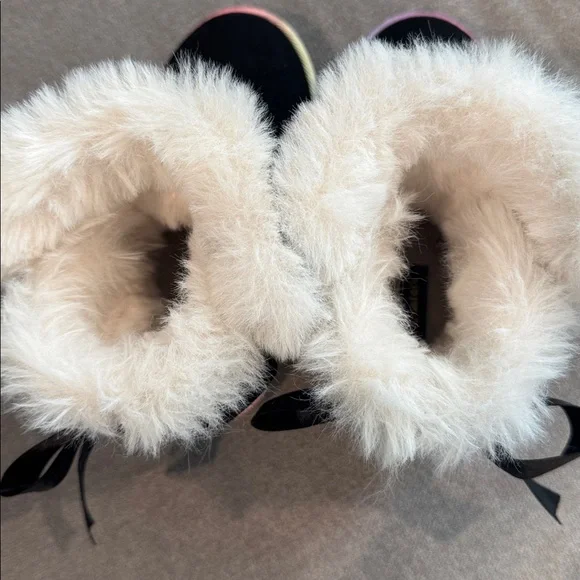 Juicy Couture Toddler Boots - Picture 7 of 7